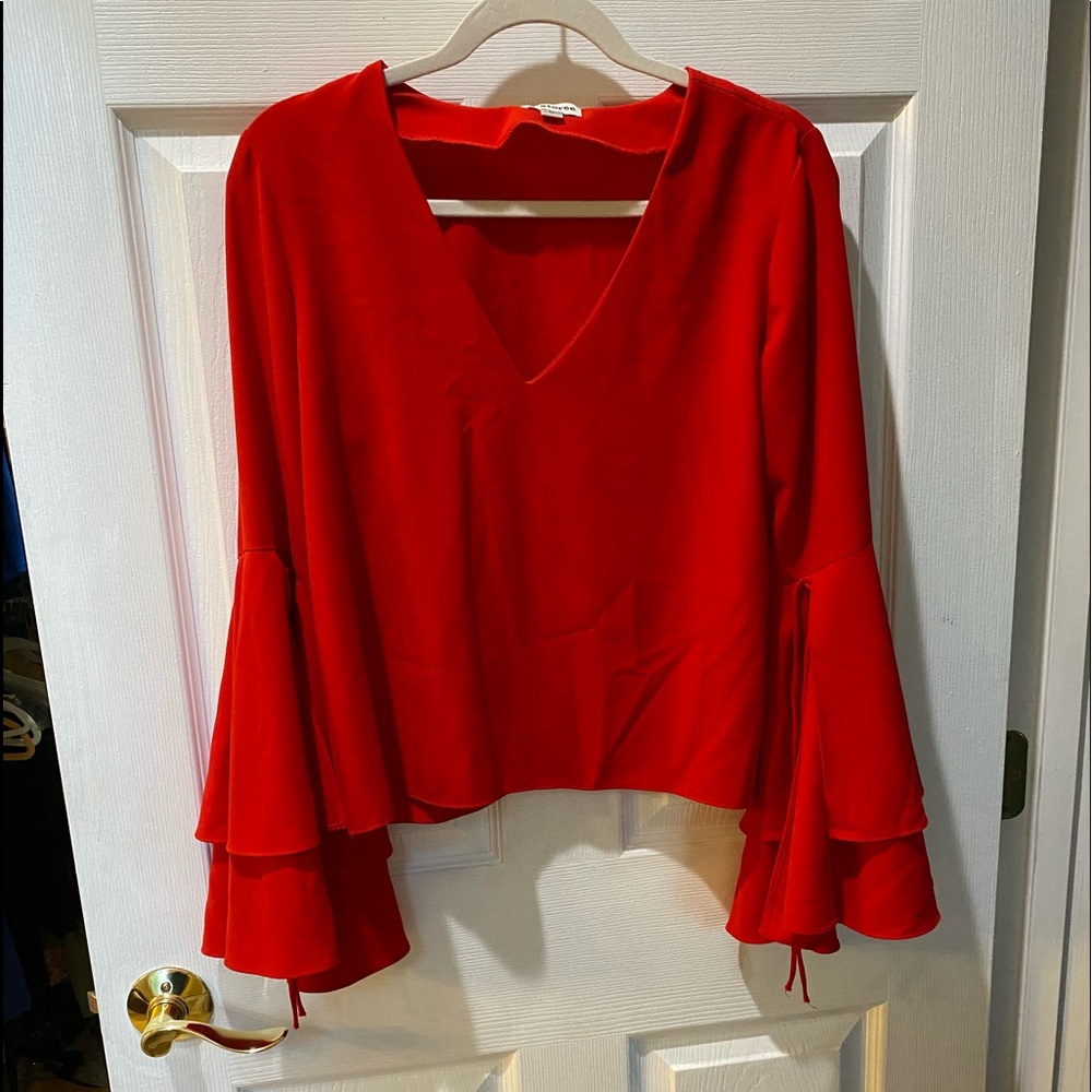 Storee red top